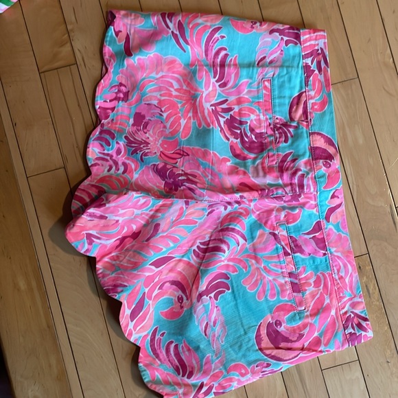 3 pairs of Lilly Pulitzer Shorts size 14 - Picture 6 of 7